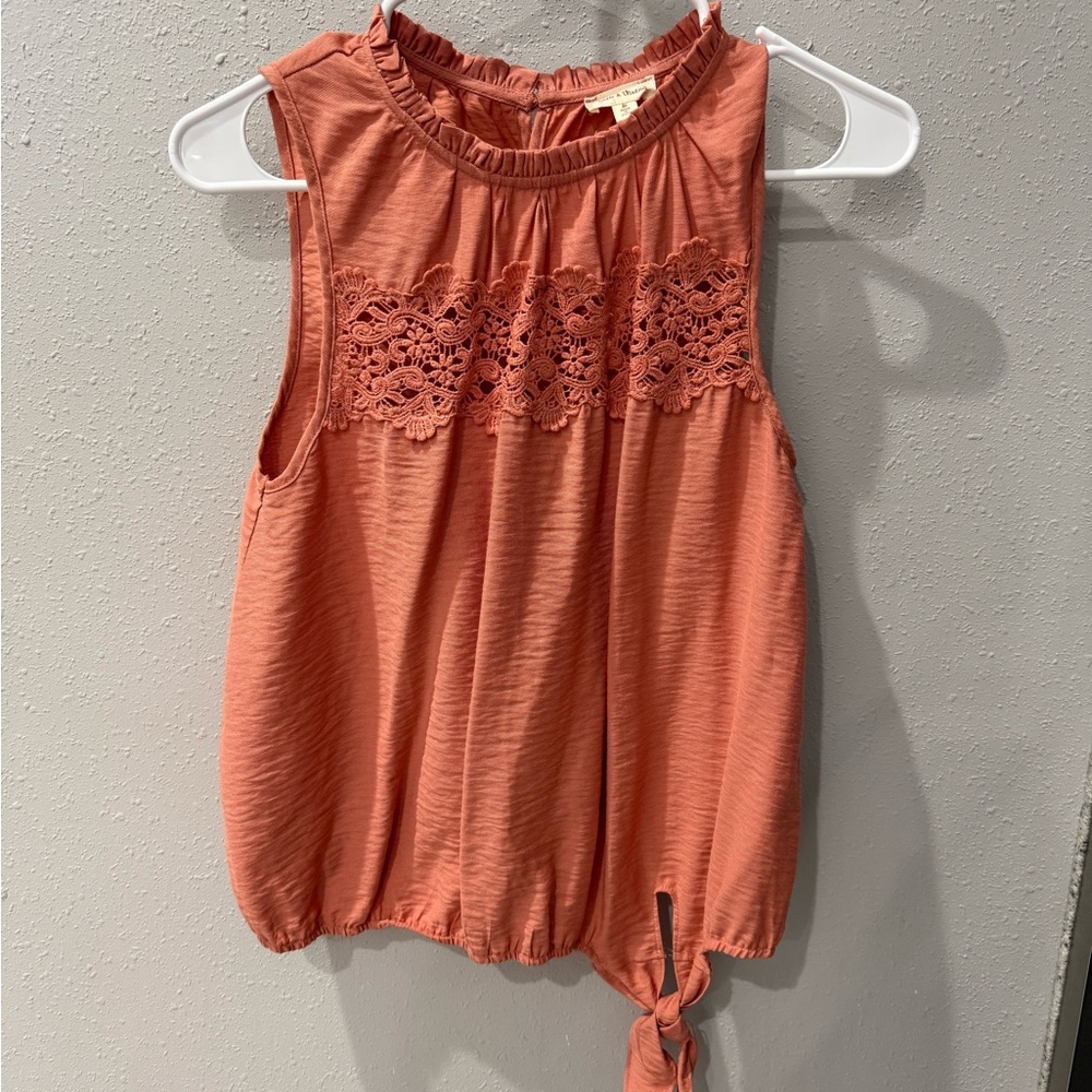 Hem & Thread Sleeveless Top with Lace in Coral